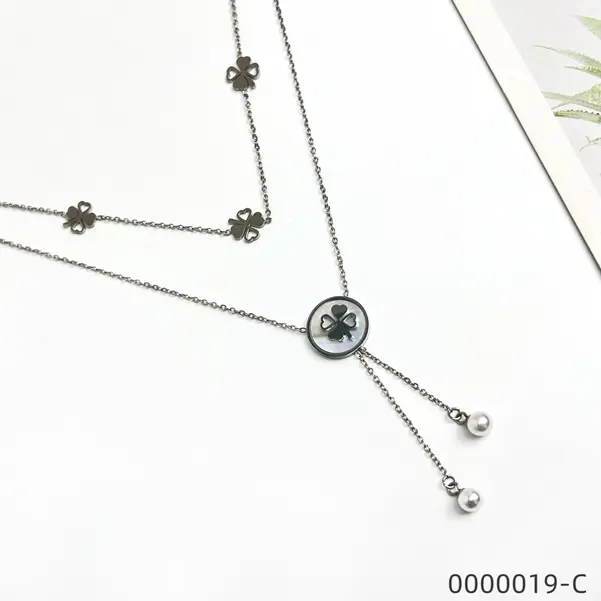 Necklace wholesale double lucky four-leaf clover ornaments Necklace wholesale double lucky four-leaf clover ornaments